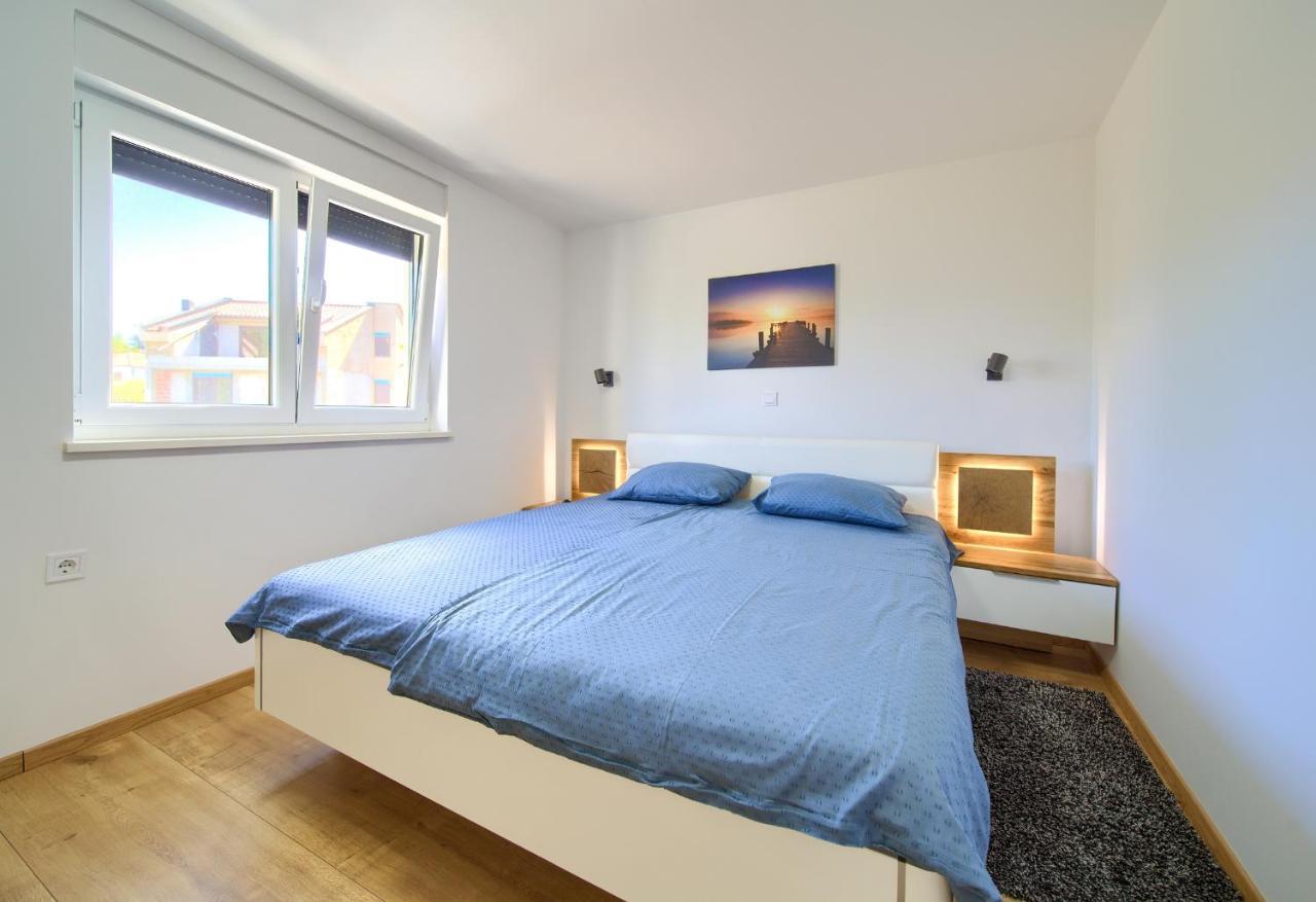 Apartments Nadica Deluxe Malinska Extérieur photo