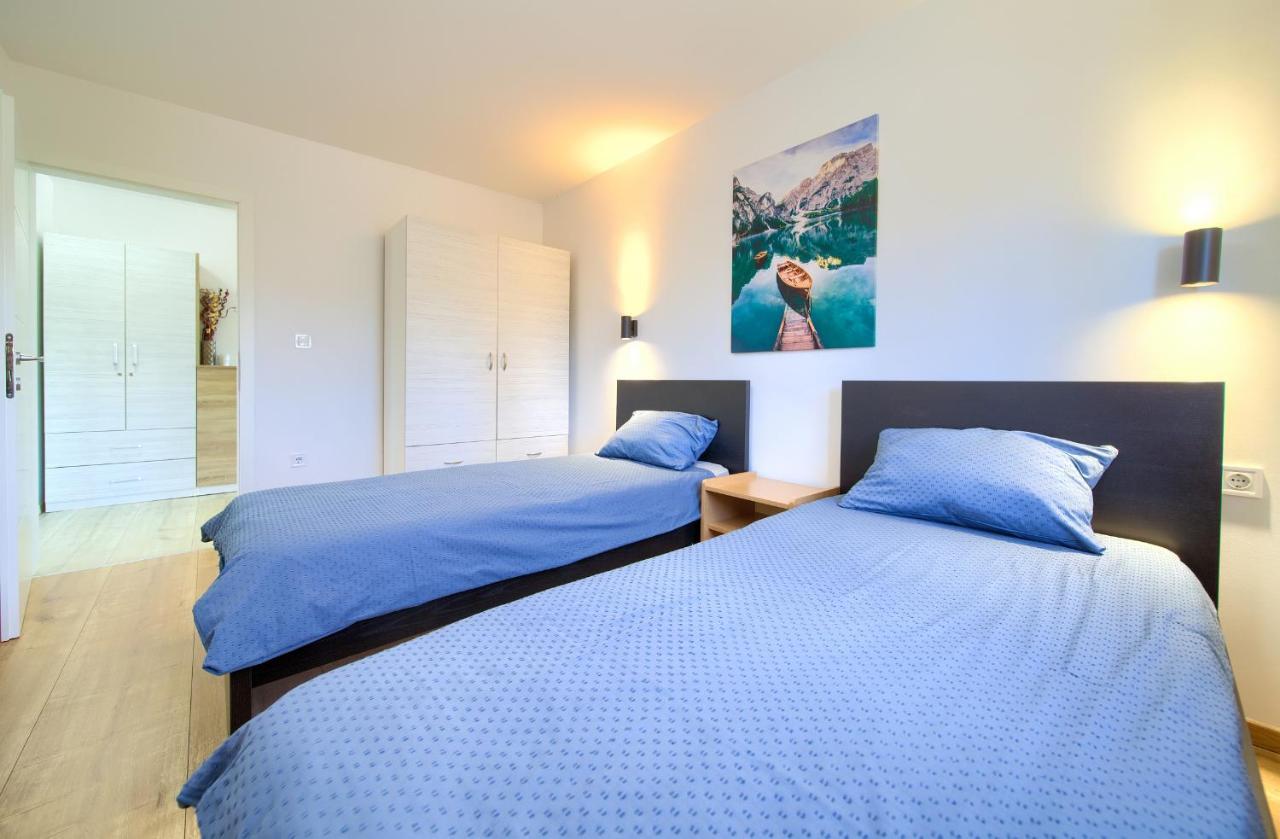 Apartments Nadica Deluxe Malinska Extérieur photo