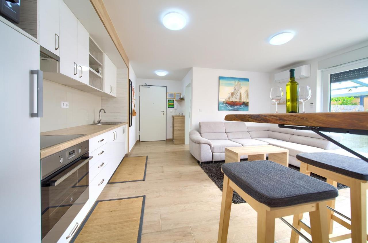 Apartments Nadica Deluxe Malinska Extérieur photo